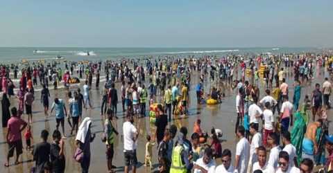 ঈদের ছুটিতে প্রাণ ফিরে পেলো ‘পারকি সমুদ্র সৈকত’
