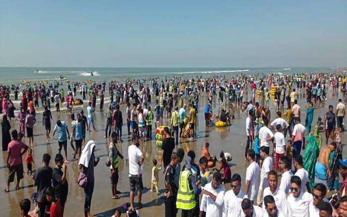 ঈদের ছুটিতে প্রাণ ফিরে পেলো ‘পারকি সমুদ্র সৈকত’