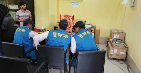 আনোয়ারায় এলজিইডি কার্যালয়ে দুদকের হানা
